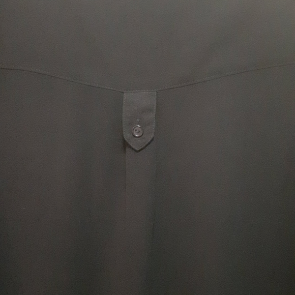 🛍️ NWOT black collarleas blouse - Picture 6 of 6